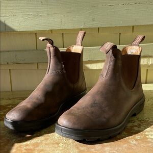Blundstone men’s 585 Rustic brown Chelsea boots size 9 in excellent condition